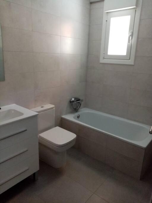 Casa Julio, Bonita Casa Comoda Y Espaciosa, Totalmente Reformada Con Terraza Y Jardin Privado Riezu Extérieur photo