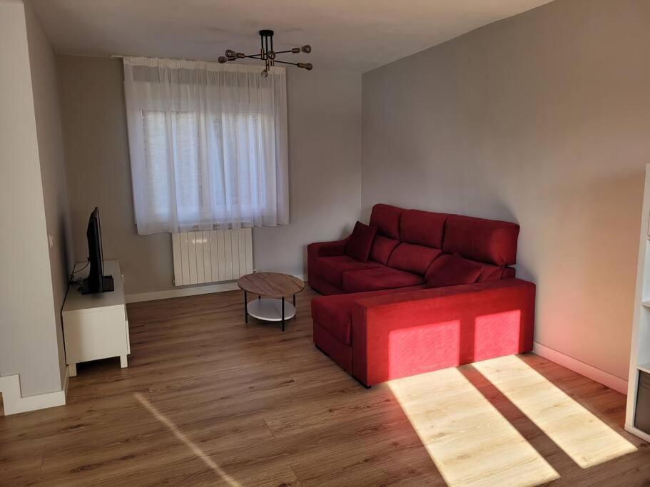 Casa Julio, Bonita Casa Comoda Y Espaciosa, Totalmente Reformada Con Terraza Y Jardin Privado Riezu Extérieur photo