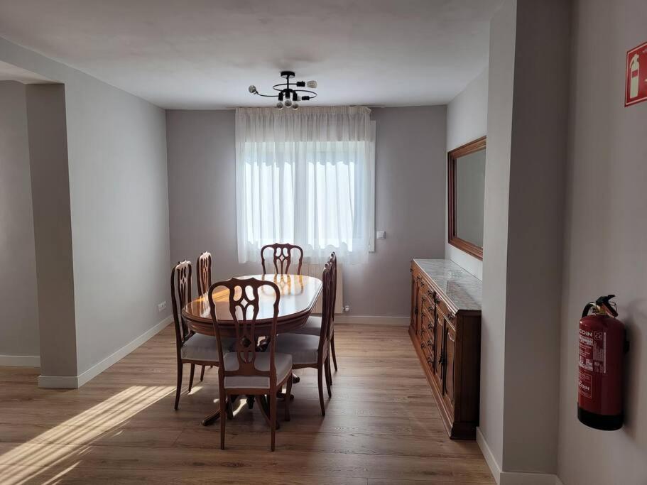 Casa Julio, Bonita Casa Comoda Y Espaciosa, Totalmente Reformada Con Terraza Y Jardin Privado Riezu Extérieur photo